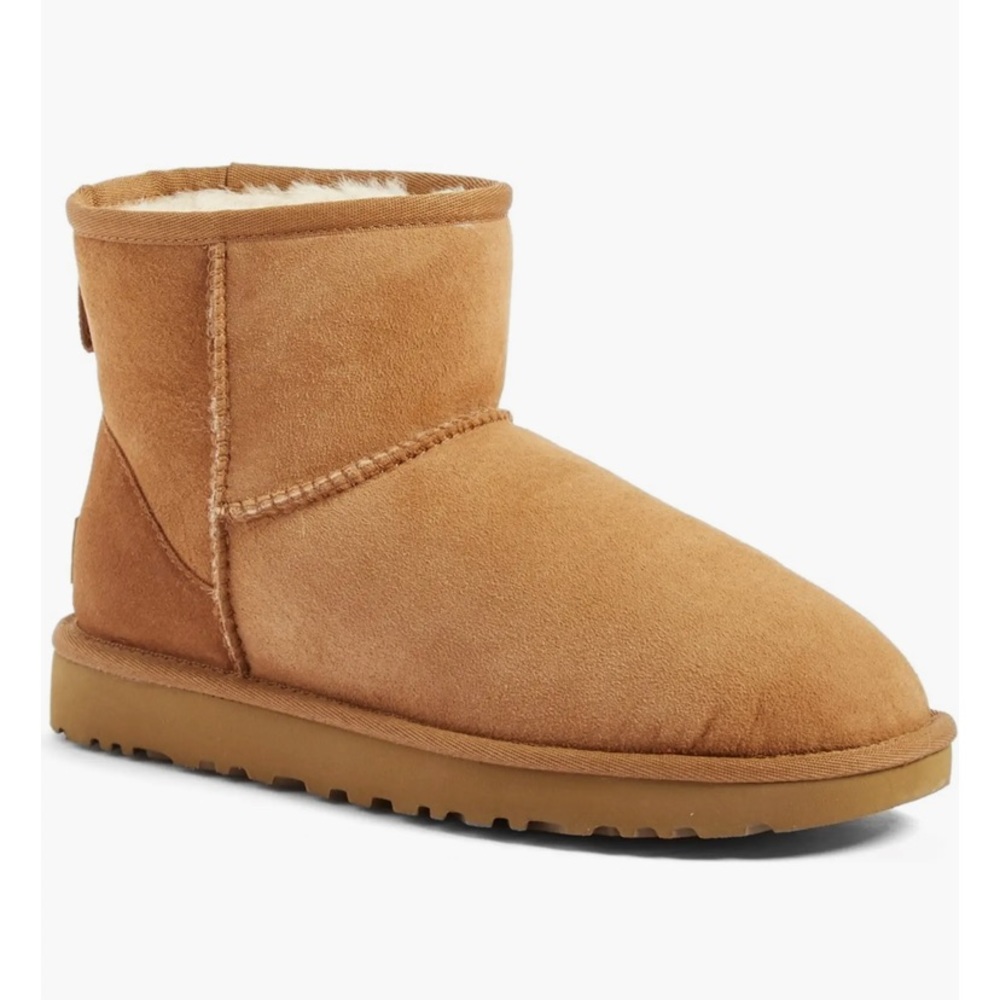 UGG Classic Mini II - Size 8 - Chestnut EUC!!